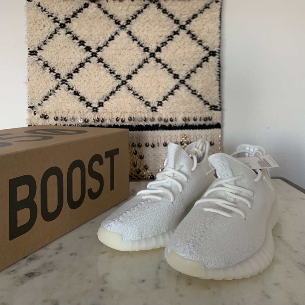 BRAND NEW ADIDAS YEEZY BOOST 350 TRIPLE WHITE 9
